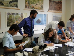 Model Students Study at EKU Zoology Lab